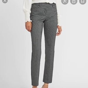 Express the columnist ankle pant, size 6.